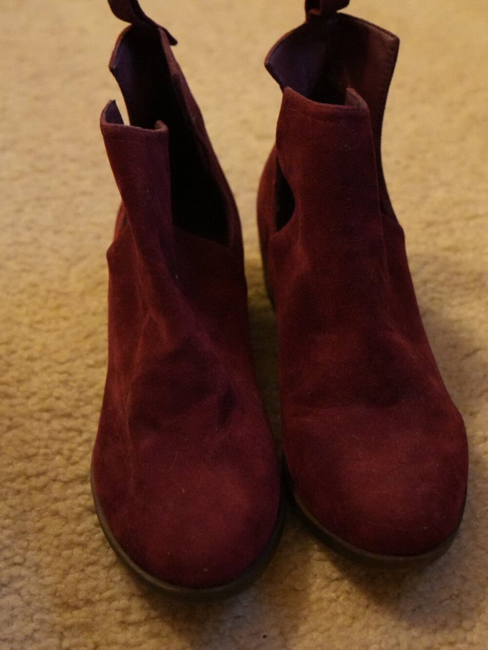 Breckelle's Burgundy Suede Side Cut Out Ankle Booties Stacked Heel Size 8